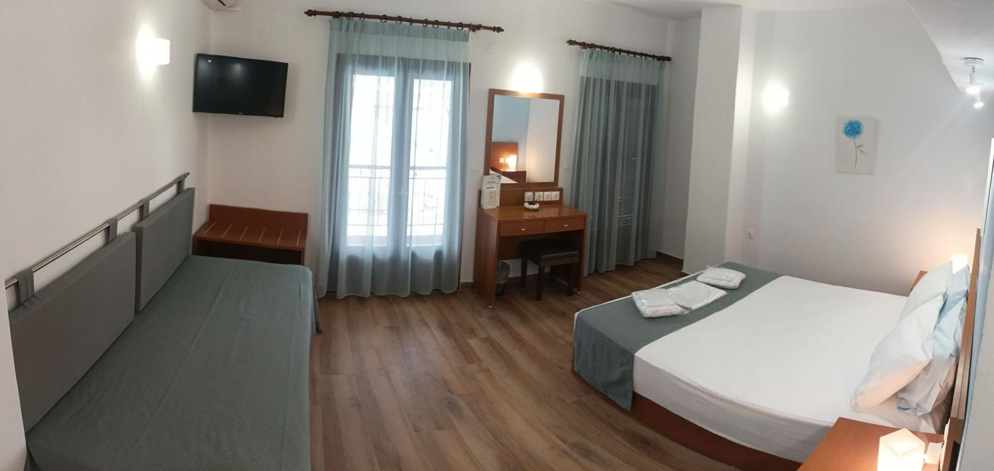 Glaros Blue Hotel เนโอสมาร์มาราส ภายนอก รูปภาพ