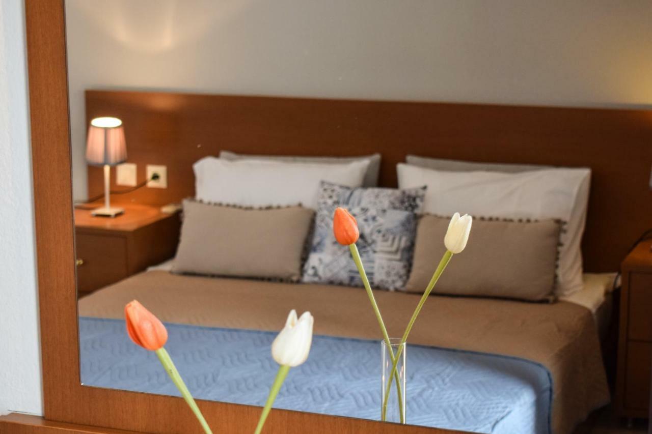 Glaros Blue Hotel เนโอสมาร์มาราส ภายนอก รูปภาพ